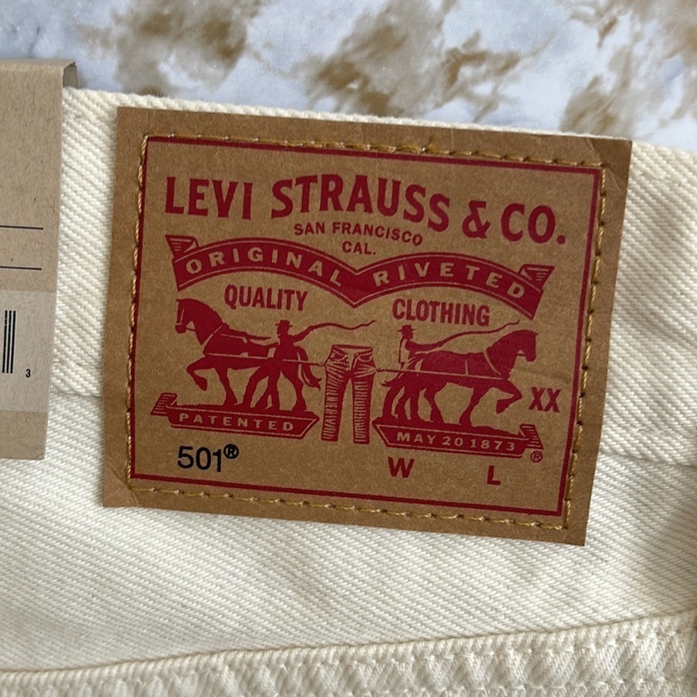 Levi’s 501 High Rise Butterfly Shorts l SIZE 29 - Picture 8 of 10